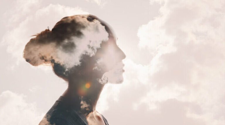 Qui est Claire Norton dans "Par la force des choses" 10 portrait de claire norton dans la nature