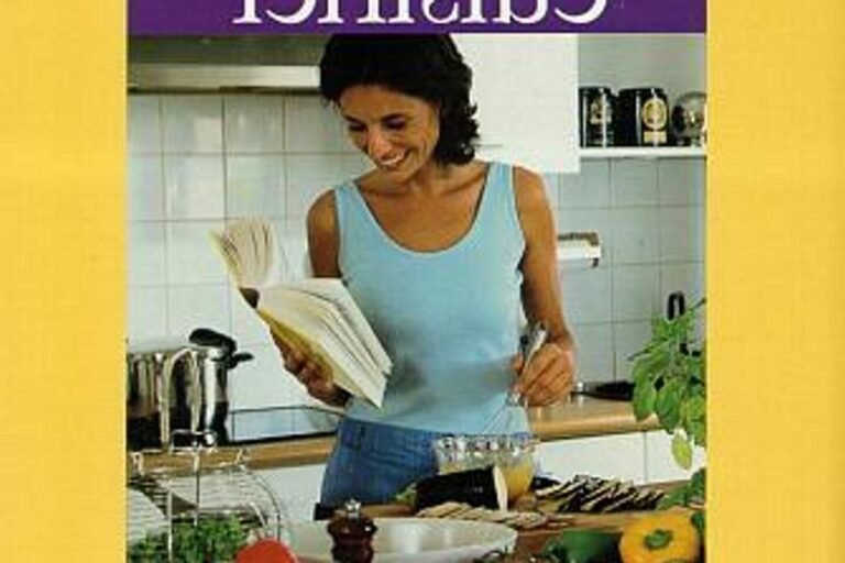 Qui est Ginette Mathiot et pourquoi "La Cuisine pour Tous" est-elle célèbre 20 portrait de ginette mathiot en cuisine