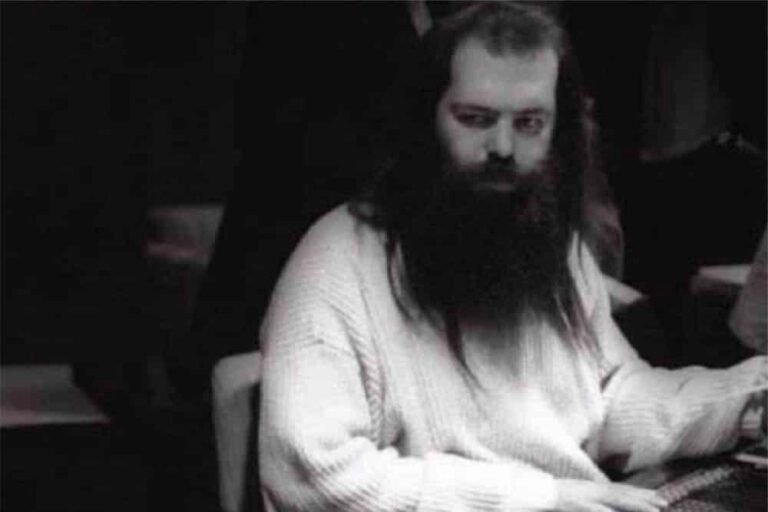 Qui est Rick Rubin et quel est son rôle dans "The Creative Act" 19 portrait de rick rubin en studio denregistrement