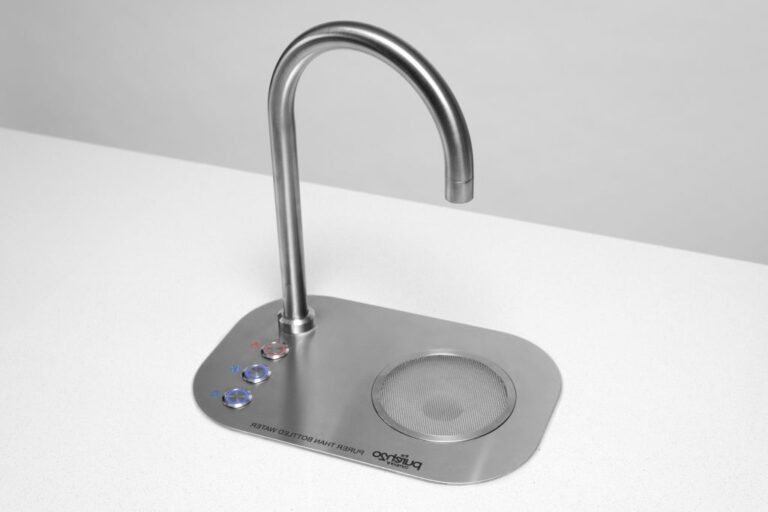 robinet deau chaude avec gouttes