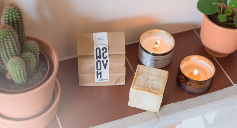 savon de marseille au milieu de bulles