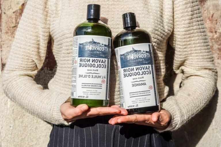 Comment utiliser le savon noir à l'huile de lin pour le nettoyage 24 savon noir et huile de lin en action