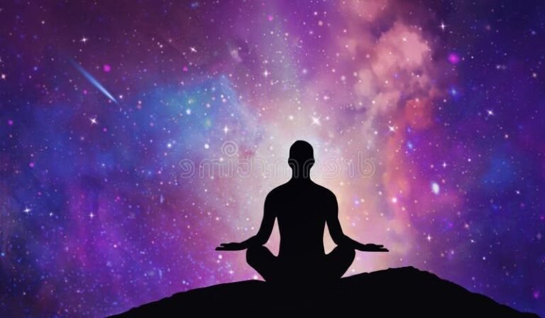 silhouette dune personne en meditation profonde