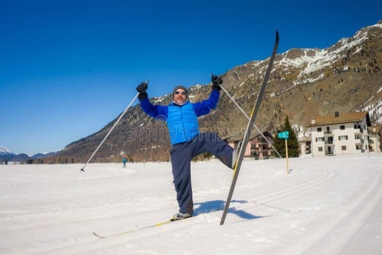 skieurs heureux dans un paysage alpin