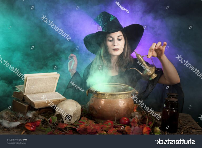 sorciere preparant des potions dhalloween