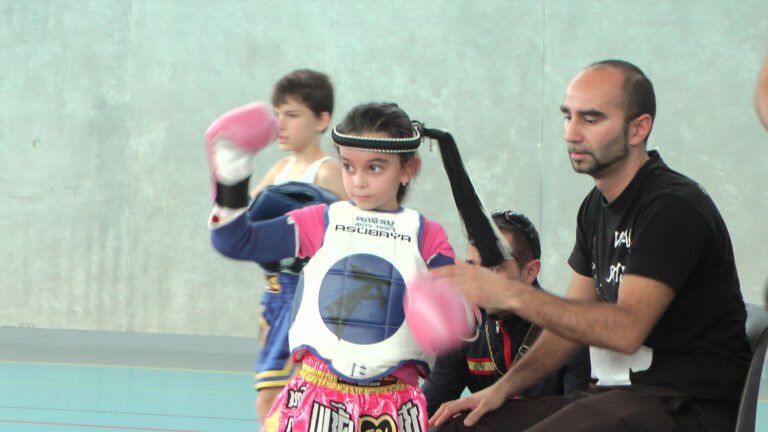 Pourquoi choisir un t-shirt du film Fight Club 20 t shirt fight club sur fond urbain