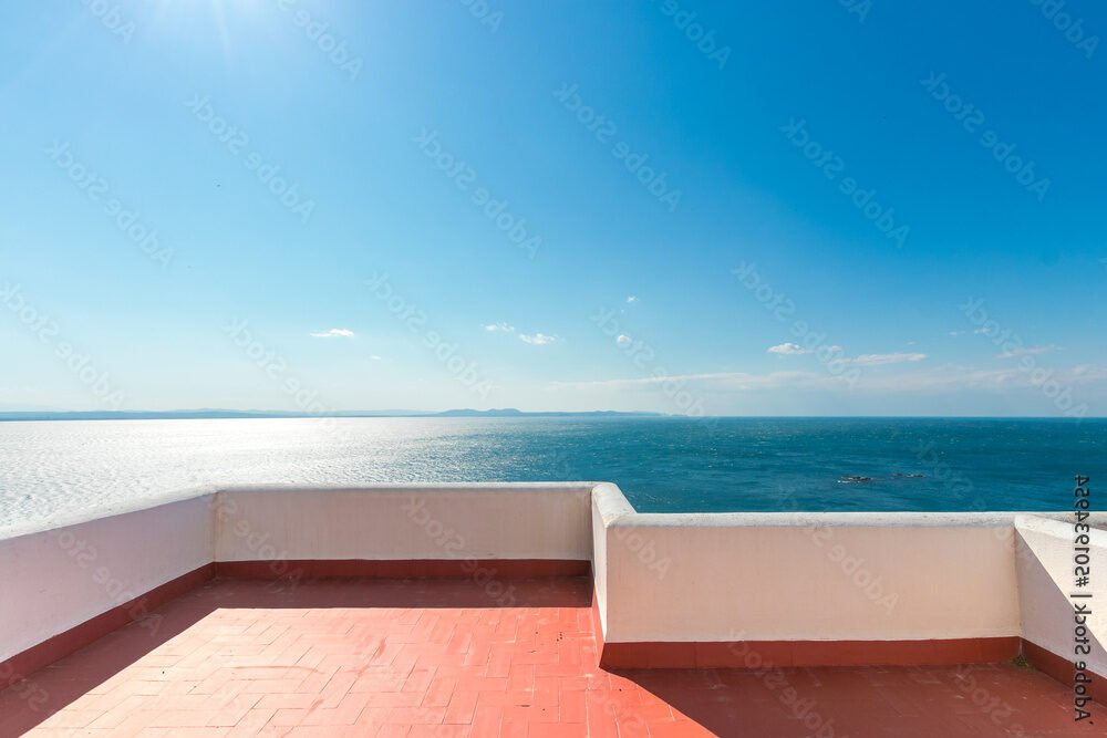 Où trouver une table au sud de Marseille pour un bon repas 1 terrasse ensoleillee avec vue sur la mer