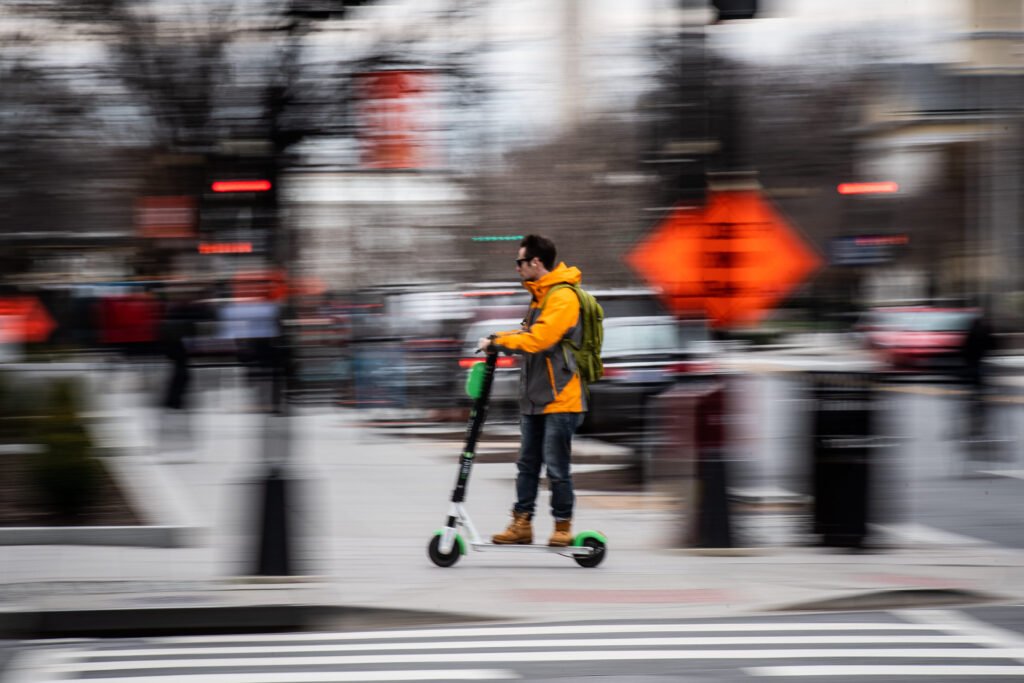 Peut-on vraiment circuler sur la route avec une trottinette électrique