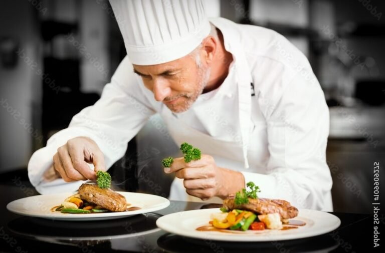 Comment réussir à progresser dans le jeu Cooking Fever 14 un chef cuisinier concentre en train de cuisiner