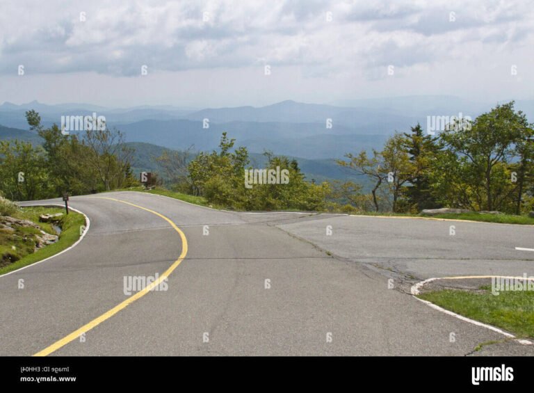 Que signifie l'expression "un peu plus loin sur la droite" 21 un chemin bifurquant vers la droite