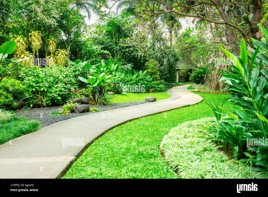 Quelle est la méthode pour réussir l'ouvrage "Une Oeuvre, Un Parcours" 1 un chemin sinueux dans un parc verdoyant