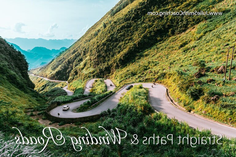 un chemin sinueux vers des montagnes inspirantes