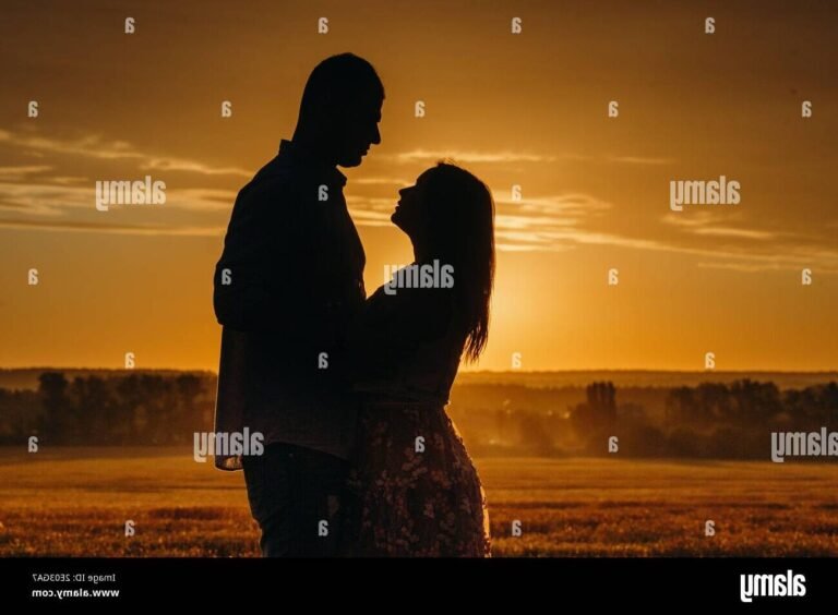 un couple heureux dans un cadre romantique