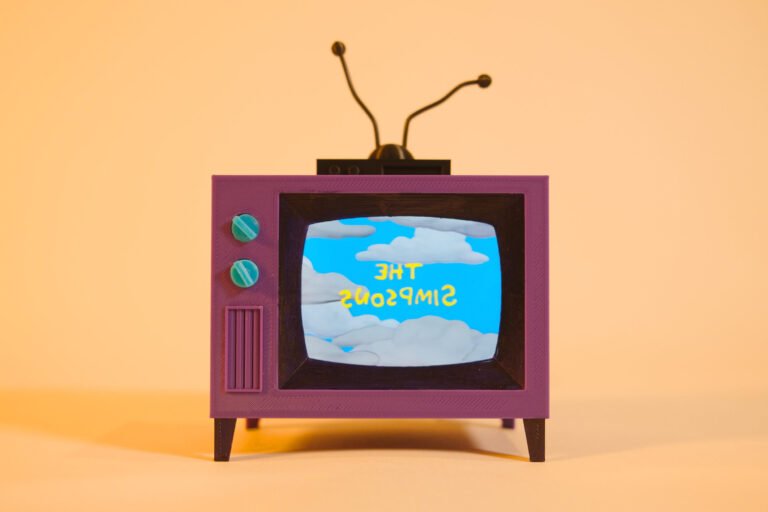 Où peut-on regarder les épisodes complets des Simpson en français 1 un ecran de television avec les simpson