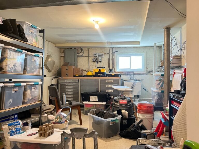 un espace rangement bien organise et epure