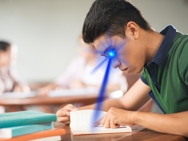 un etudiant concentre a etudier
