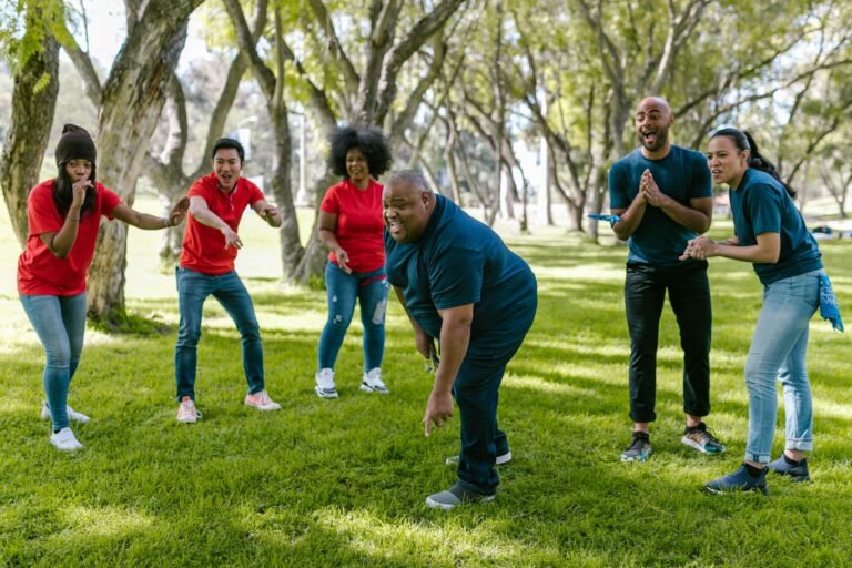 Quel est le meilleur site pour faire un quizz de culture générale en ligne 12 un groupe de personnes en train de jouer