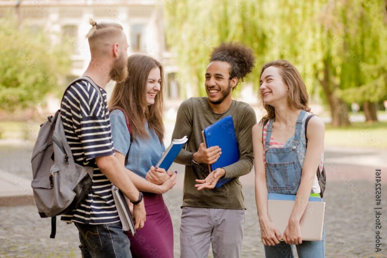 Comment améliorer son anglais avec Let's Speak English, Monsieur Prof 11 un groupe deleves en pleine conversation
