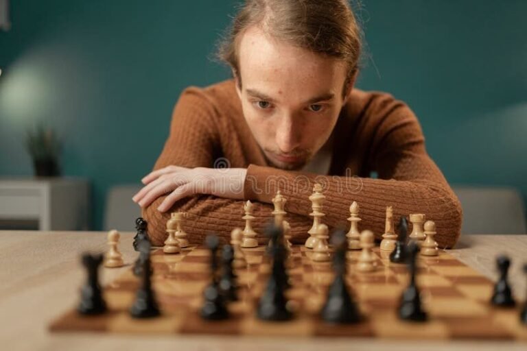 un joueur strategique planifiant ses mouvements