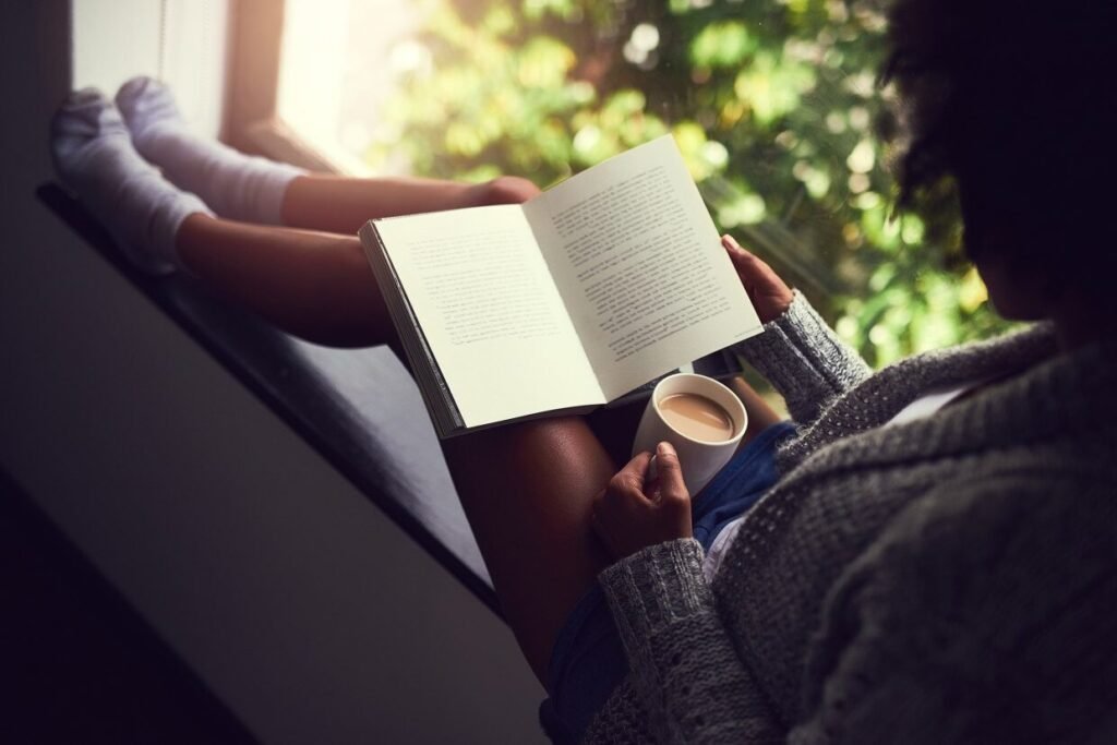 Que signifie le titre "Si par une nuit d'hiver un voyageur" de Calvino 1 un lecteur perdu dans un livre ouvert