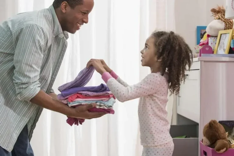 Suis-je un parent toxique Répondez à ce test révélateur ! 24 un parent reflechissant sur ses actions