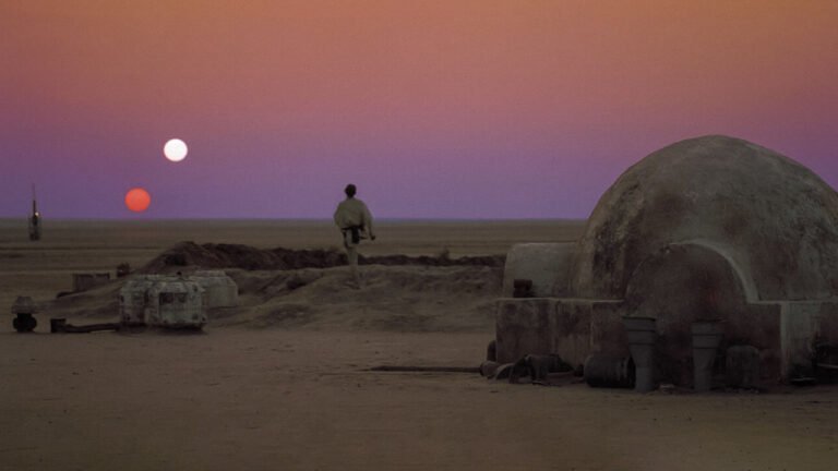 un personnage explorant une planete desertique