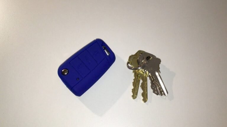 Comment un porte-clé peut-il vous rappeler de faire attention sur la route 30 un porte cle accroche a une cle de voiture