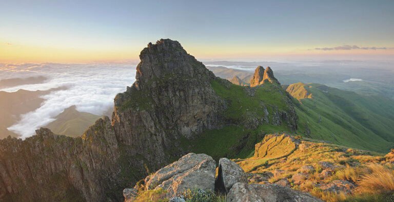 Quelle est l'altitude à laquelle je me trouve actuellement 18 un sommet de montagne avec un panorama