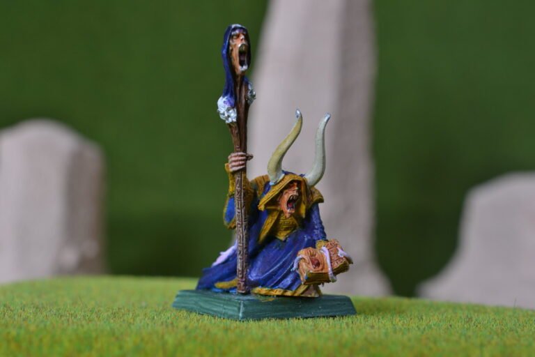 un sorcier du chaos en pleine action