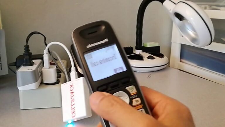 un telephone portable avec une ligne fixe