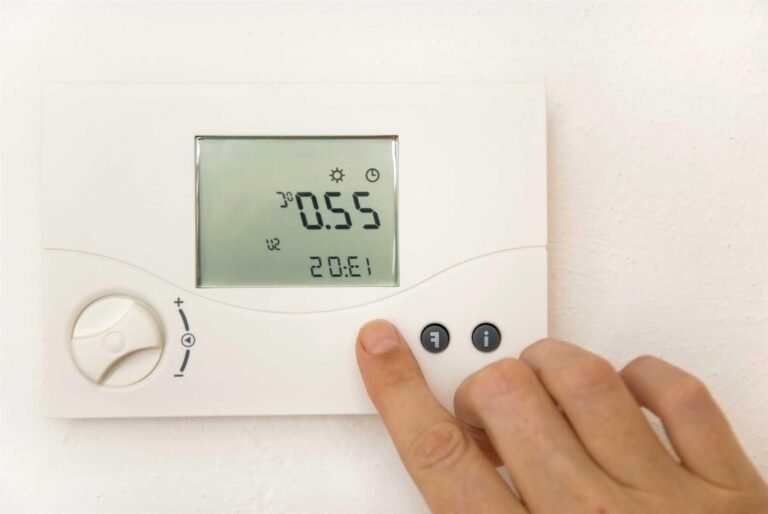 un thermostat affichant une temperature confortable
