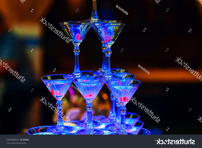 Quel est le meilleur cocktail sans alcool facile à préparer chez soi 38 un verre colore de cocktail sans alcool