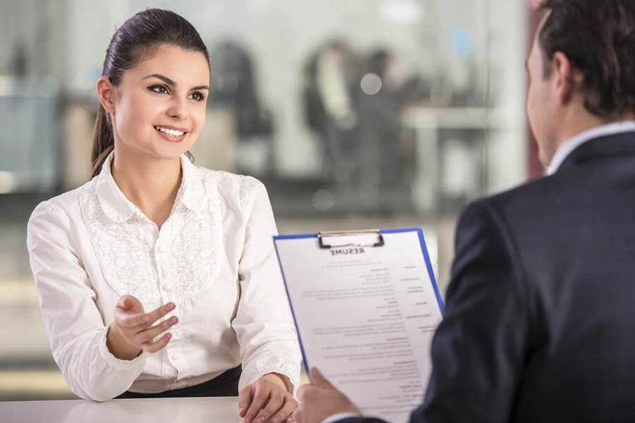 Comment trouver un emploi de secrétaire sans diplôme ni expérience