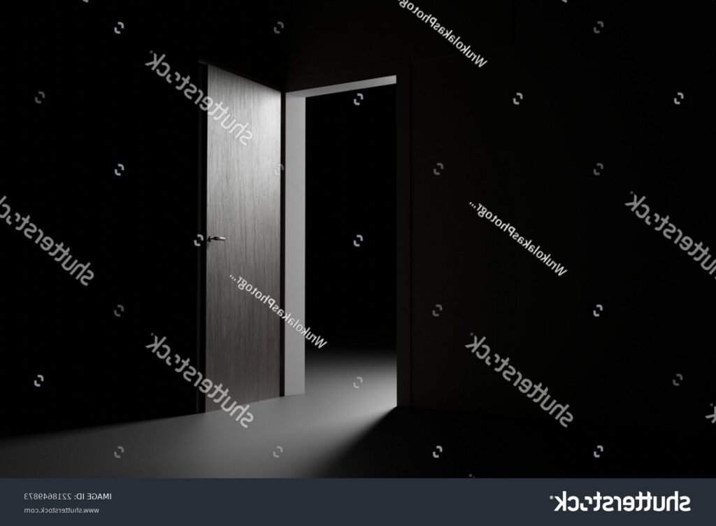 Que signifie vraiment « Surtout n’ouvre pas la porte » dans les films d’horreur