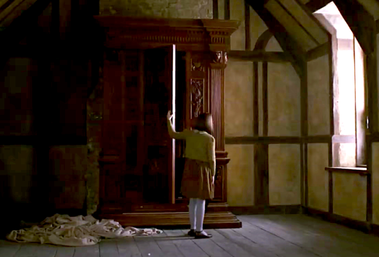 Qui est la sorcière du placard aux balais et quelle est son histoire 13 une sorciere dans un placard mysterieux