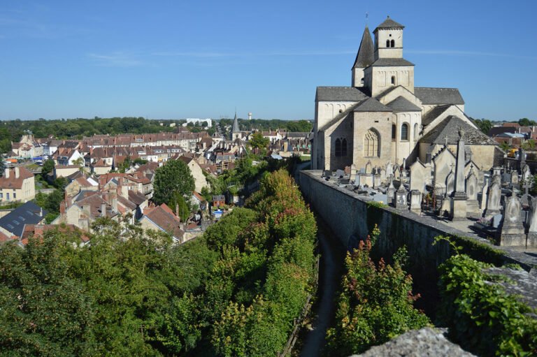 Quels sont les meilleurs hôtels à Châtillon-sur-Seine dans la Côte d'Or 23 une vue panoramique de chatillon sur seine