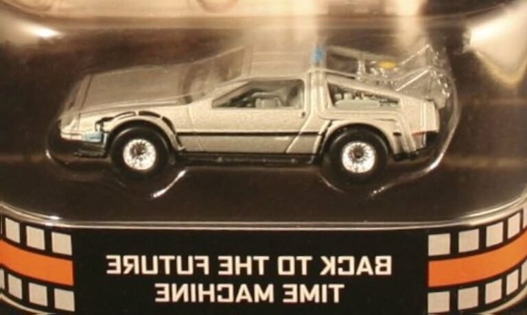 Que sont les modèles Hot Wheels inspirés de Retour vers le Futur 42 voiture hot wheels futuriste et retro