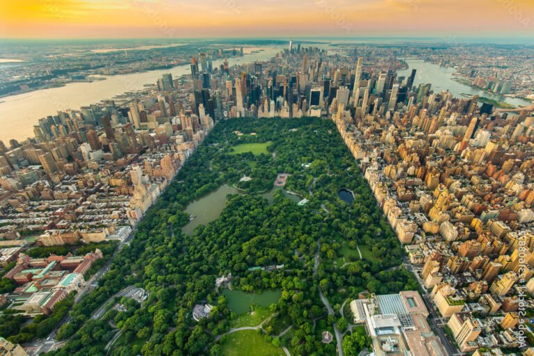 Où se situe le Hilton Garden Inn New York Central Park South 37 vue aerienne de central park a new york 1
