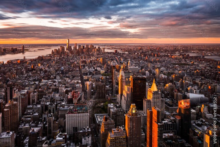 vue aerienne de manhattan au coucher de soleil
