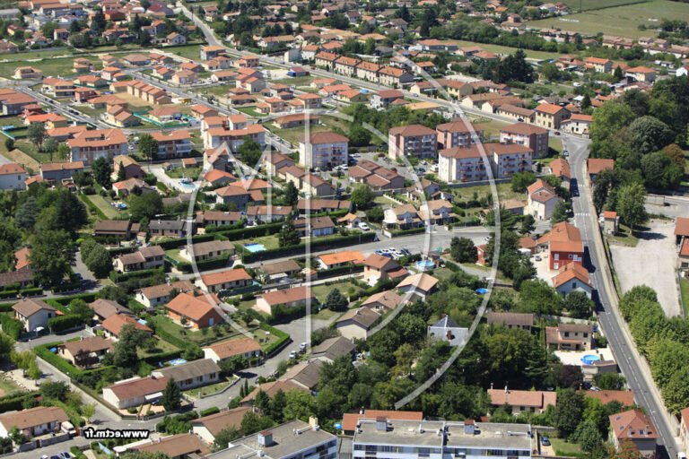 vue aerienne de pont de cheruy