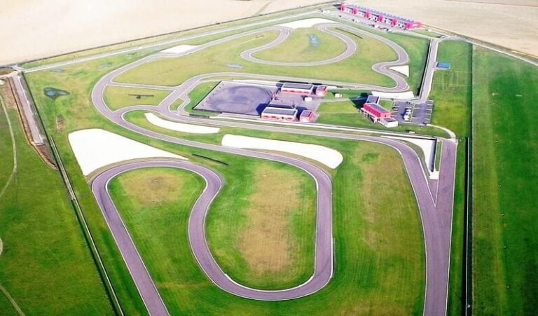 vue aerienne du circuit automobile de la ferte gaucher