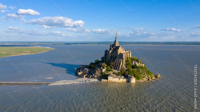 vue aerienne du mont saint michel