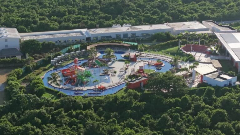 Que faut-il savoir sur le Nickelodeon Hotel et Resort à Punta Cana 38 vue aerienne du nickelodeon resort punta cana