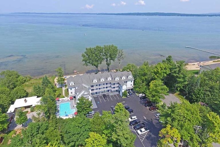 vue aerienne du north shore inn