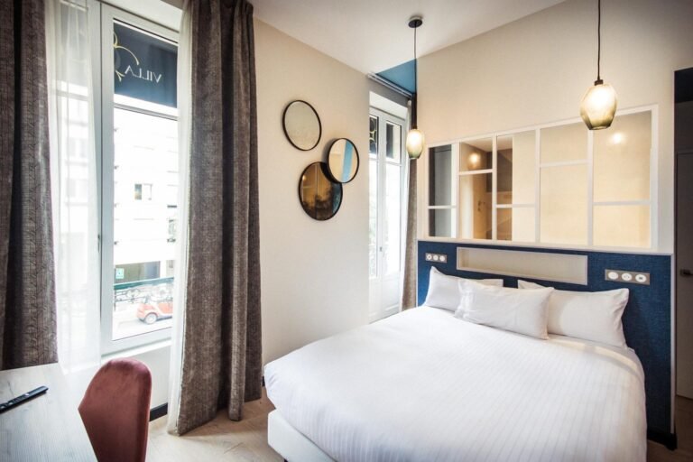 Où trouver une chambre d'hôtes au centre-ville de Bourges 4 vue charmante dune chambre dhotes a bourges