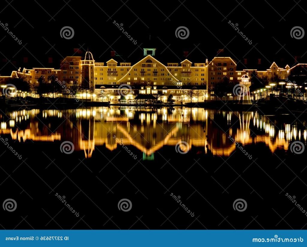 Quel est le charme du Disney&rsquo;s Newport Bay Club à Disneyland Paris