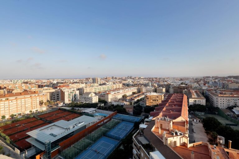 Quel est le prix et les avis sur l'Hôtel Beatriz Rey Don Jaime 5 vue exterieure de lhotel beatriz rey don jaime