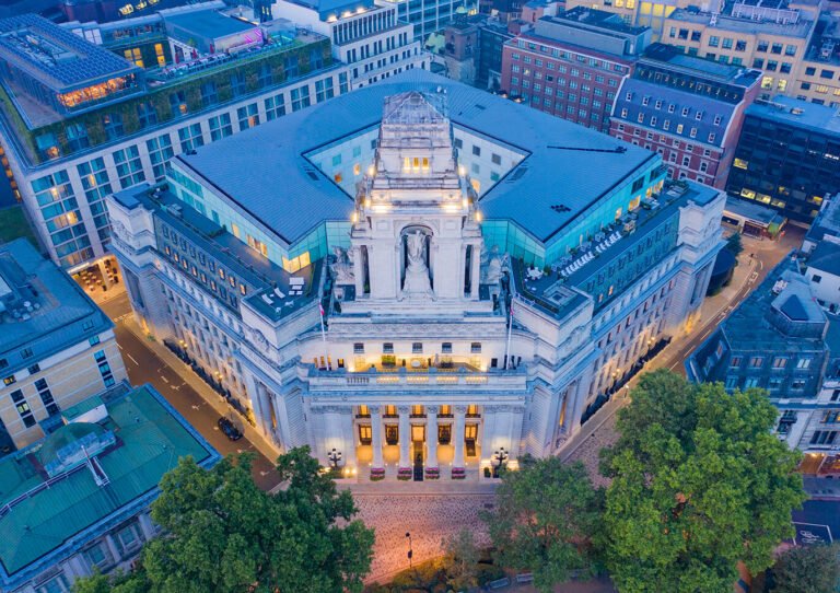 vue exterieure du four seasons trinity square