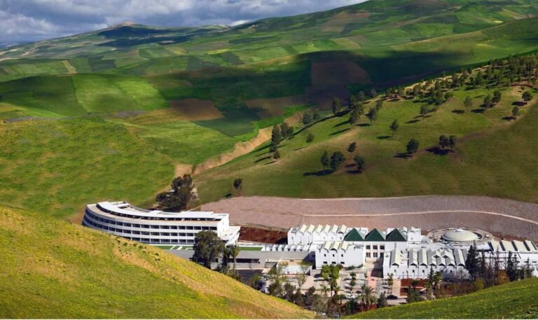 Pourquoi choisir l'Hôtel Spa Thermalia à Châtel-Guyon pour votre séjour 4 vue panoramique de lhotel spa thermalia