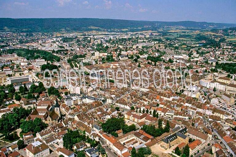 Pourquoi visiter Lons-le-Saunier et Bourg-en-Bresse lors de votre voyage 24 vue panoramique de lons le saunier